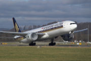 A 777-300ER of Singapore Airlines, the world's largest operator of the 777
