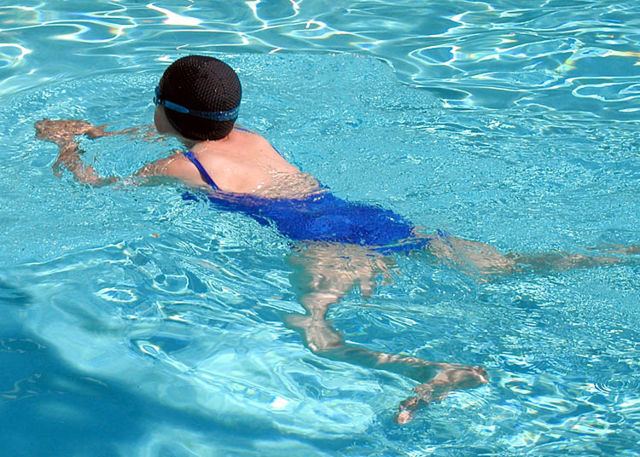 Image:Swimming.breaststroke.arp.750pix.jpg