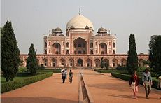 10 February: New Delhi became capital.