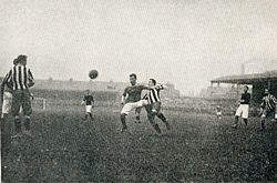 Newcastle competing against Woolwich Arsenal in 1906.