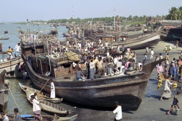 Image:Cox's Bazaar Fishermen.jpg
