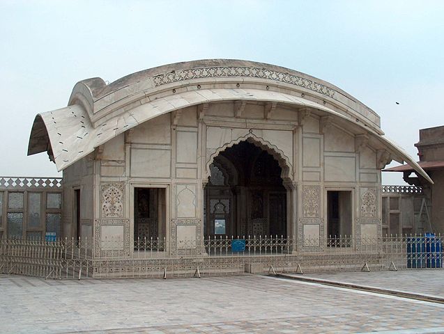 Image:July 9 2005 - The Lahore Fort-Another sideview of Naulakha pavillion.jpg