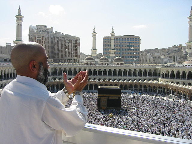 Image:Supplicating Pilgrim at Masjid Al Haram. Mecca, Saudi Arabia.jpg