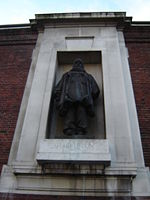 Statue of Ernest Shackleton by Charles Sargeant Jagger outside the Royal Geographic Society Headquarters