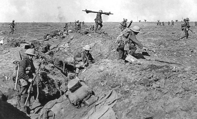 Image:British infantry Morval 25 September 1916.jpg