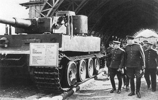 Image:Kursk captured German tank.JPG
