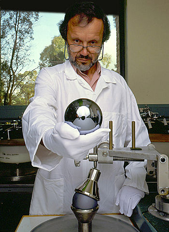 Image:Silicon sphere for Avogadro project.jpg