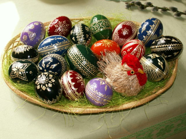 Image:Easter eggs - straw decoration.jpg