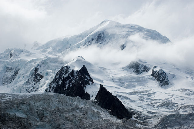 Image:Mont Blanc depuis la gare des glaciers.jpg