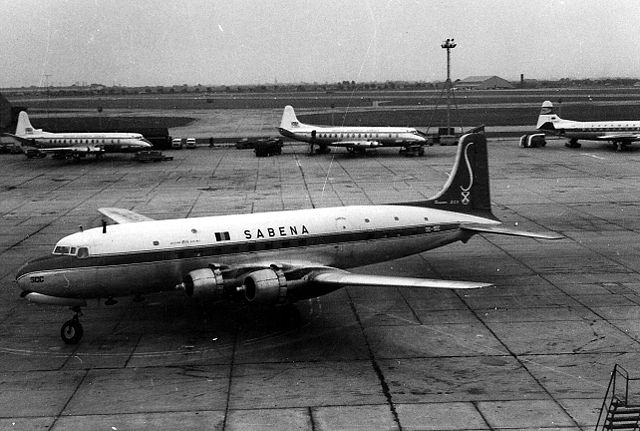 Image:Air travel as it was - Heathrow 1960.jpg