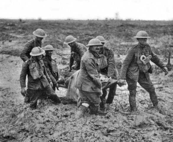 Image:Stretcher bearers Passchendaele August 1917.jpg