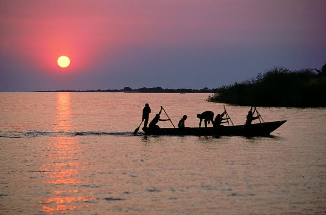 Image:Fisherman on Lake Tanganyika.jpg