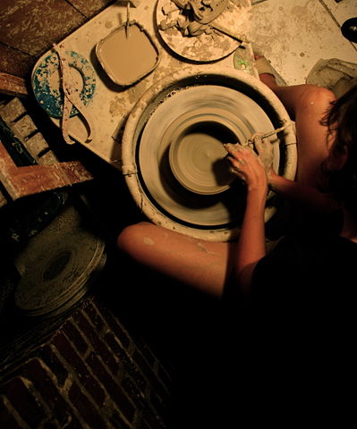 Image:Overhead-View-Potter-at-her-wheel.JPG