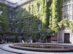 Inner courtyard of the Preußische Staatsbibliothek (2005)