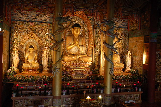 Image:Buddha statues in a temple on Jejudo.jpg