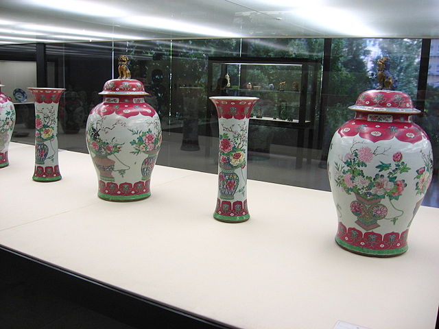 Image:Qing-dynasty-vases.jpg