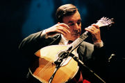 António Chaínho and his Portuguese guitar