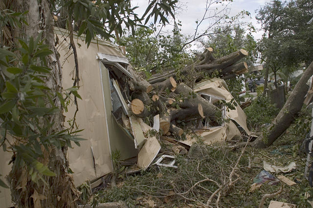 Image:Hurricane damage to mobile home in Davie Florida.jpg