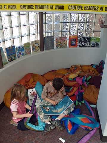 Image:Children reading by David Shankbone.jpg