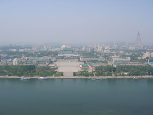 Image:0322 Pyongyang Turm der Juche Idee Aussicht.jpg