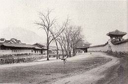 Old Seoul in the late Joseon period.