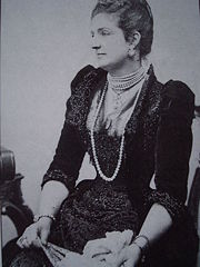 Queen of Italy, Margherita of Savoy, owned one of the most famous collection of natural pearls