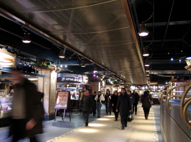 Image:Halles, Central train station, Montreal 2006-01-09.JPG