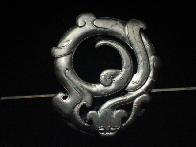 Image:Huan in shape of a coiled serpent.jpg