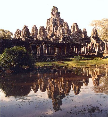 Image:Bayon Angkor Spiegelung.jpg