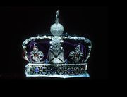 Profile of the Imperial State Crown from the right, the crown's left.