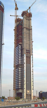 Torre Caja Madrid (Madrid) under construction (September 2007).