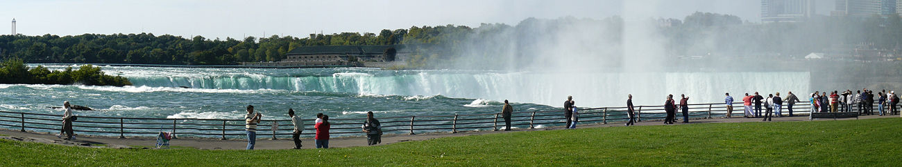 Panoramic American view of the Horse Shoe Falls.