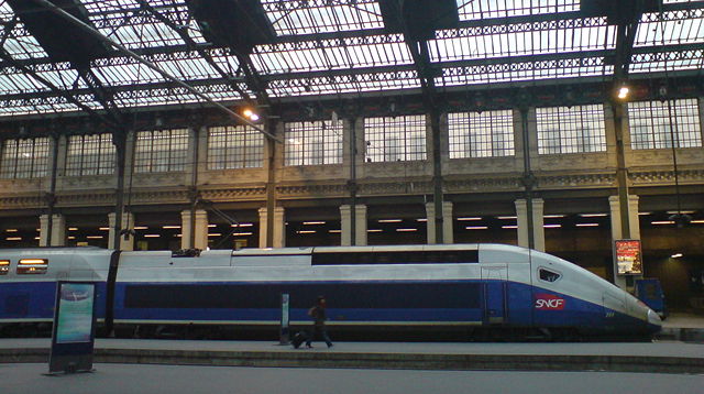 Image:TGV Duplex in profile.JPG