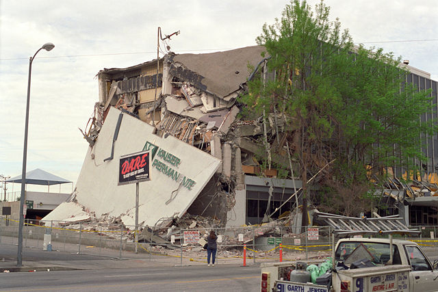 Image:Kaiser Permanente Building After Northridge Earthquake.jpg