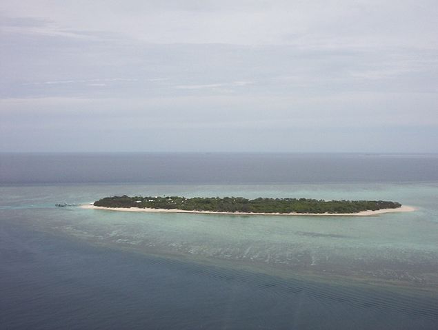 Image:Heron Island, Australia - View of Island from helicopter.JPG