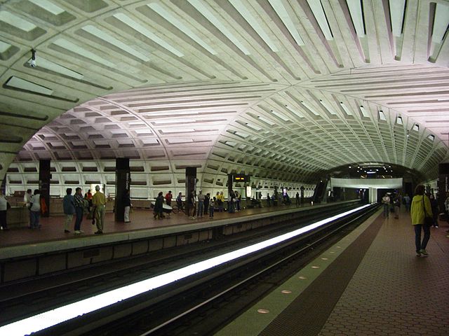 Image:WMATA metro center crossvault.jpg