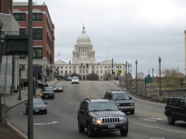 Image:RI capitol in front of mall.jpg