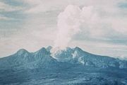15 January: Mount Lamington erupts in New Guinea.
