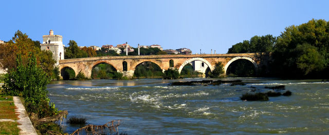 Image:Ponte Milvio-side view-antmoose.jpg