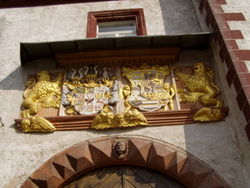 The Colditz coat of arms over the gate to the outer courtyard