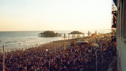 “The Big Beach Boutique II”: over 250,000 watched Fatboy Slim (July 2002)