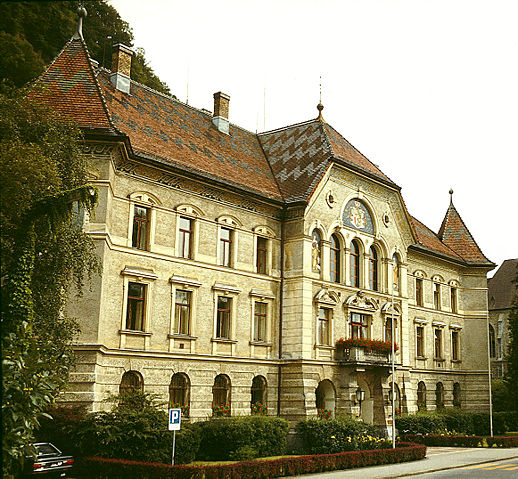 Image:Regierungsgebäude Vaduz, Liechtenstein.jpg