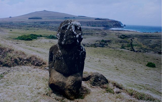 Image:Kneeled moai Easter Island.jpg