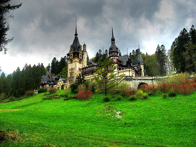Image:Peles-Castle-Sinaia-Romania.jpg