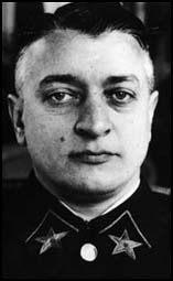Soviet commander: Mikhail Tukhachevski.