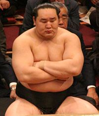Yokozuna Asashōryū waits for his match