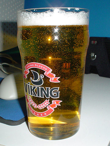 Image:Lager beer in glass.jpg