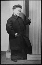 William Jefferson Blythe III in 1950 at age four. Known at the time as Billy, he did not formally adopt his stepfather's name until aged 14.