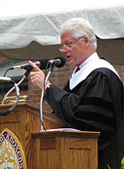 Clinton speaks at Knox College June 2, 2007.