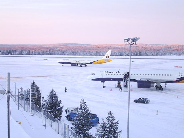 Image:WinterSolstice2004RovaniemiAirport.JPG